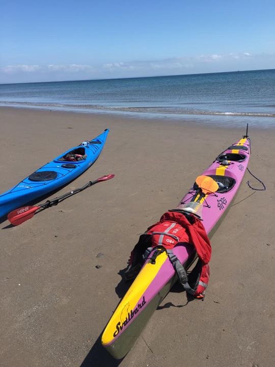 PKchallenge2016's tweet photo. Sea at last! Rob in pink, his brother went in the blue #pinkkayakchallenge #pinkkayak2016 🚣🏻💗💜 https://t.co/K0aOgF6lNe
