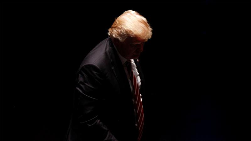 AJEnglish's tweet photo. Trump's in trouble: Now 70 percent of electorate view him negatively https://t.co/yHpcqoboct https://t.co/HcAHIcVHLH