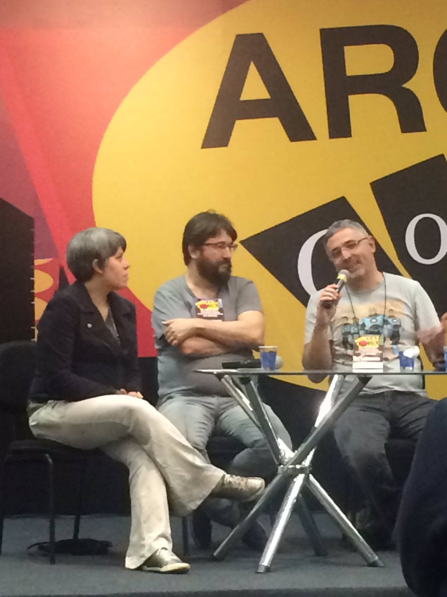BoAdriana's tweet photo. @danilobeyruth e @sidneygusman agora na Arena Comix do #FestComix https://t.co/zyPPG0B7P9