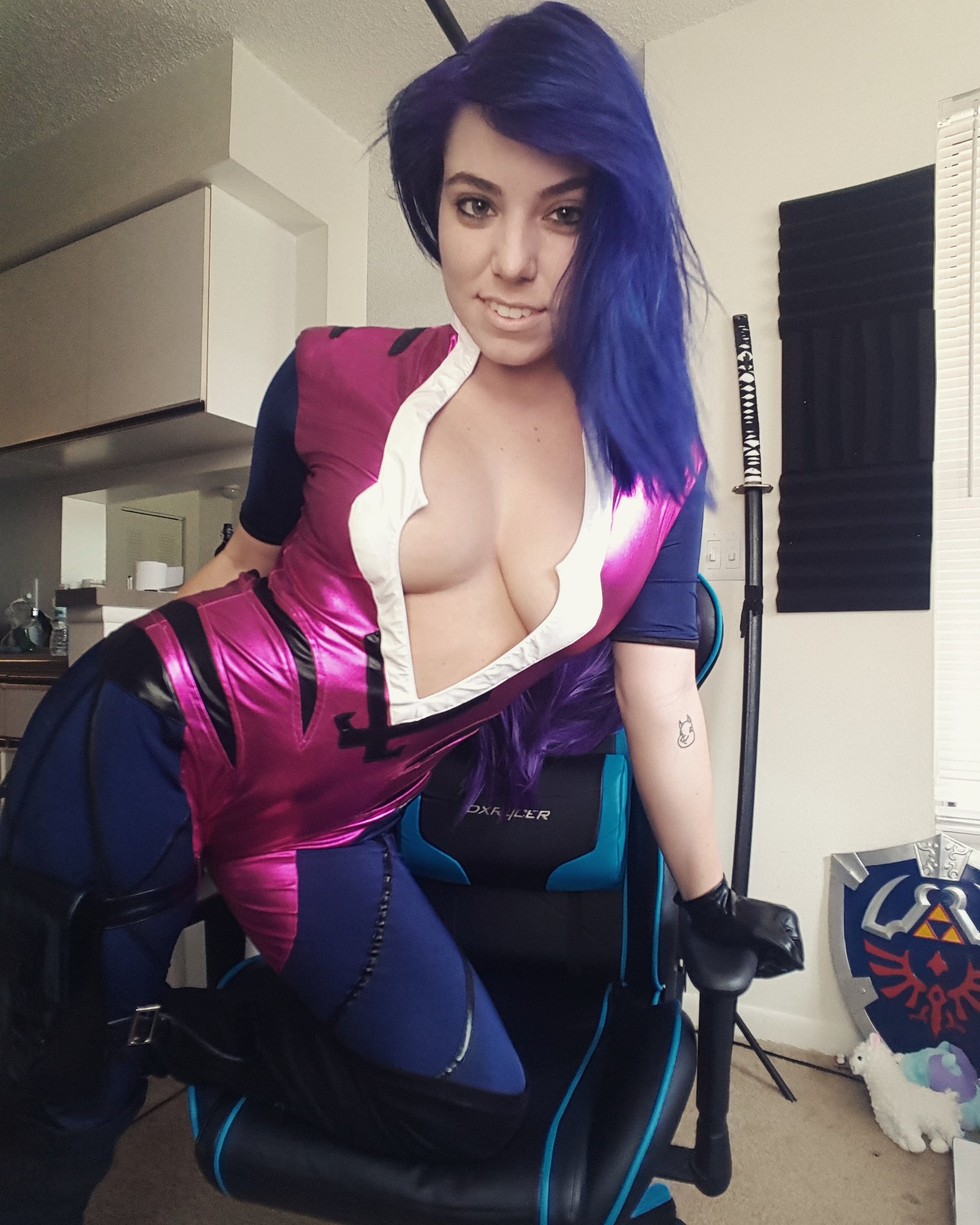 curvyllama on Twitter: "Widowmaker...eat your heart out💜…