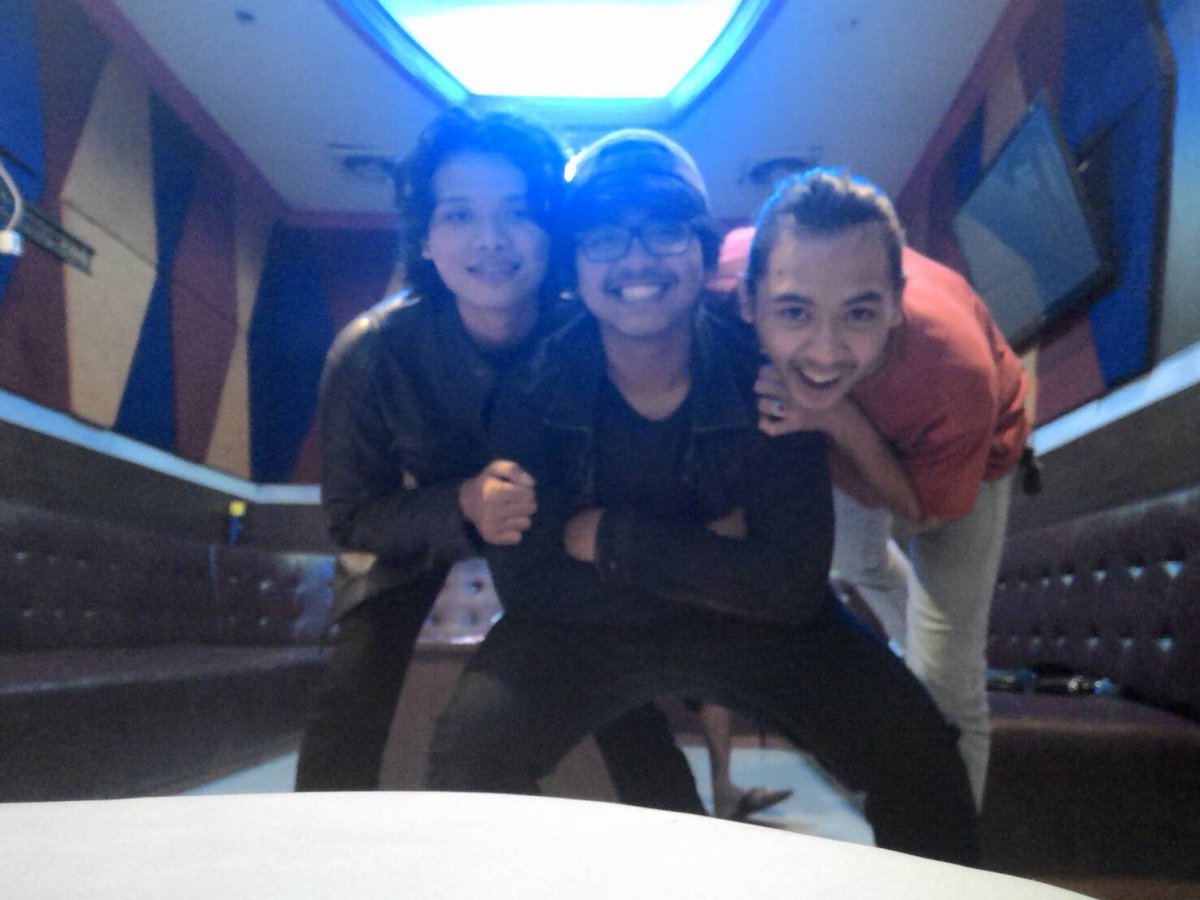 gieeNF's tweet photo. @dearie89 @AdrnPermana https://t.co/cUpxff7xT6