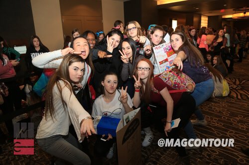 SUHSTARO's tweet photo. #MagconPhilly #squadgoals #MAGCONSQUAD @MAGCONTOUR You can't find any better squad then #MINIMAGCONSQUAD πππ» https://t.co/dudZb6jucu
