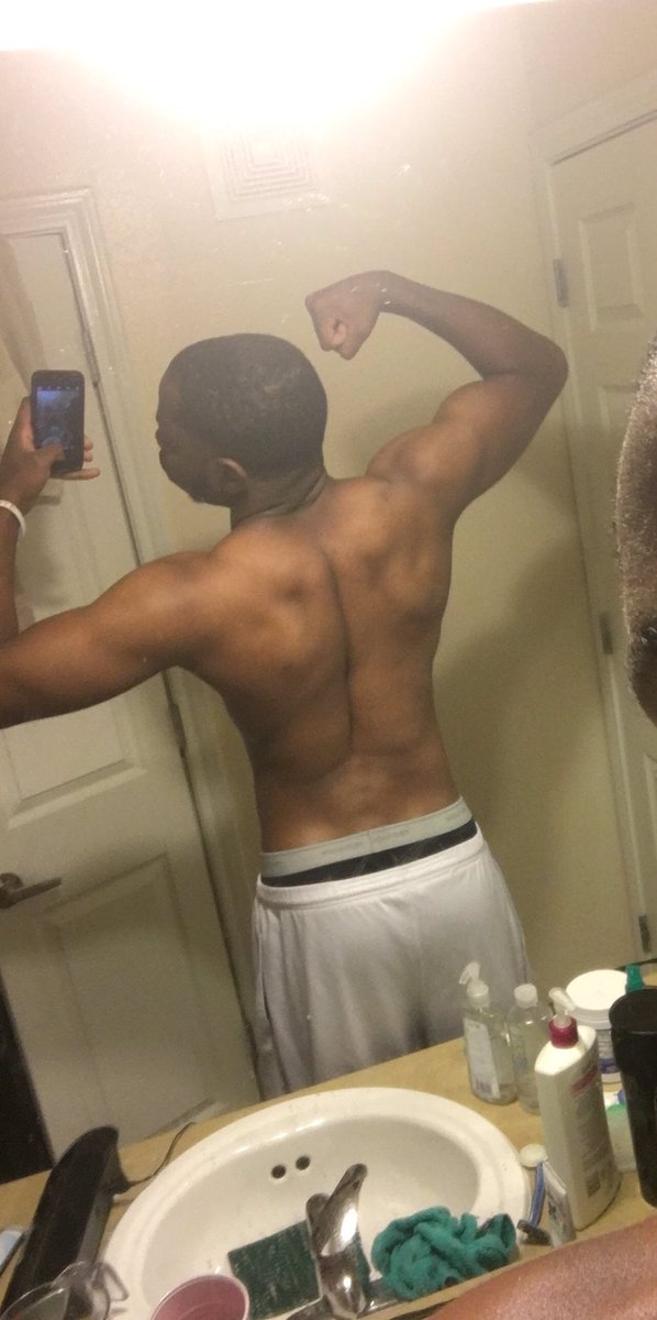 KENFIT_'s tweet photo. 6/18/16
Weight: 192.6 
Body fat: 12-16%
Height: 6'00" https://t.co/ZYGwmUa7M0