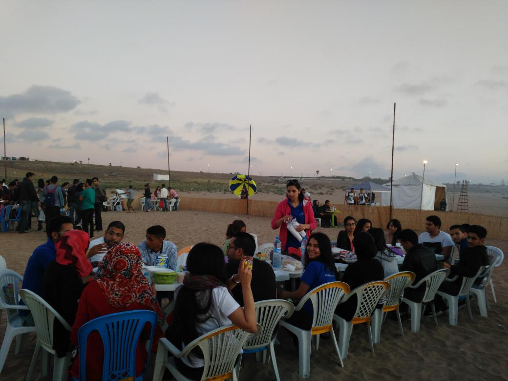 OuazizAnas's tweet photo. Un ftour avec mes adorables à ain diab, vive l'amitié vive le bénévolat
#visionVerte
#sdfs
#pondd'espoir https://t.co/kOBrsIm8yt