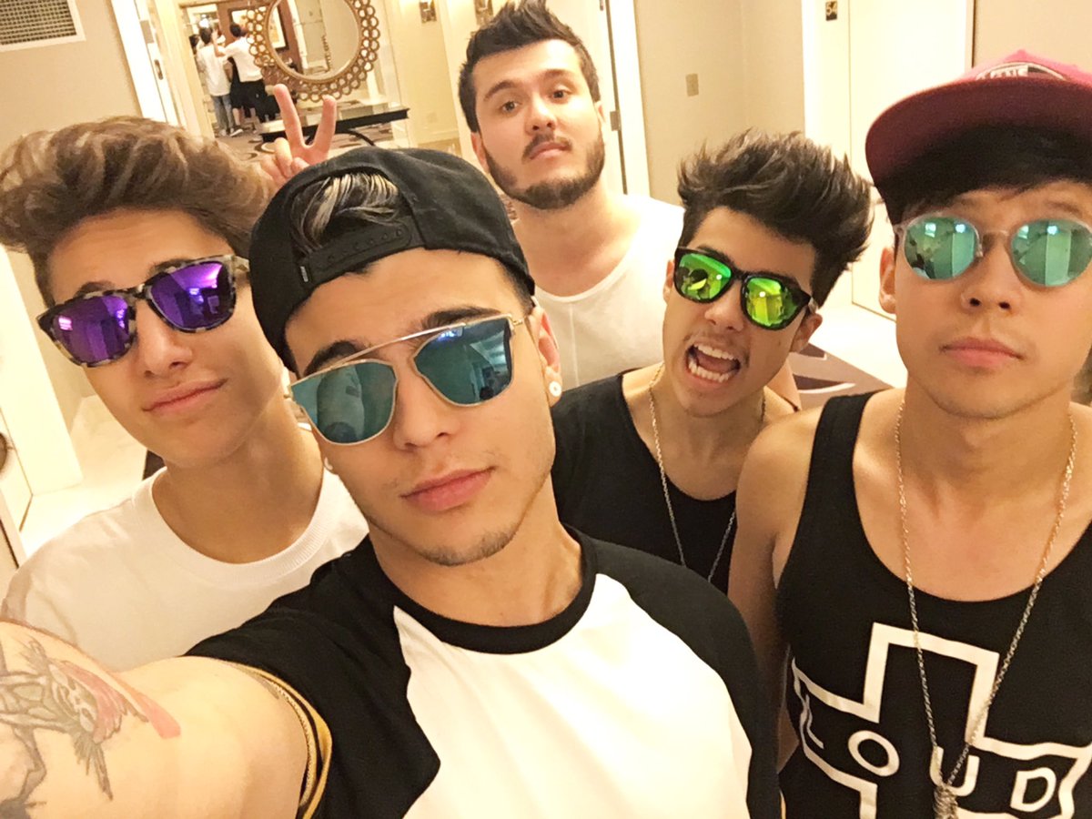 VIIIIIIVA ROCK VEGASSSS