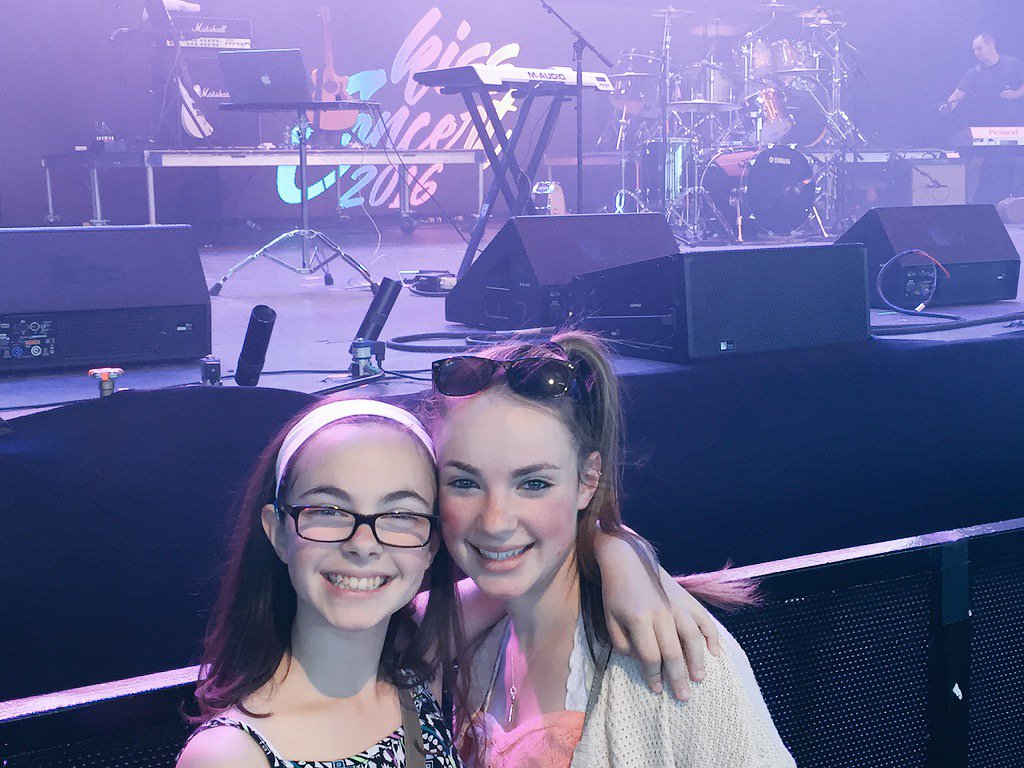 alperinrose's tweet photo. #Kiss108KissConcert https://t.co/cOty6pcxZN