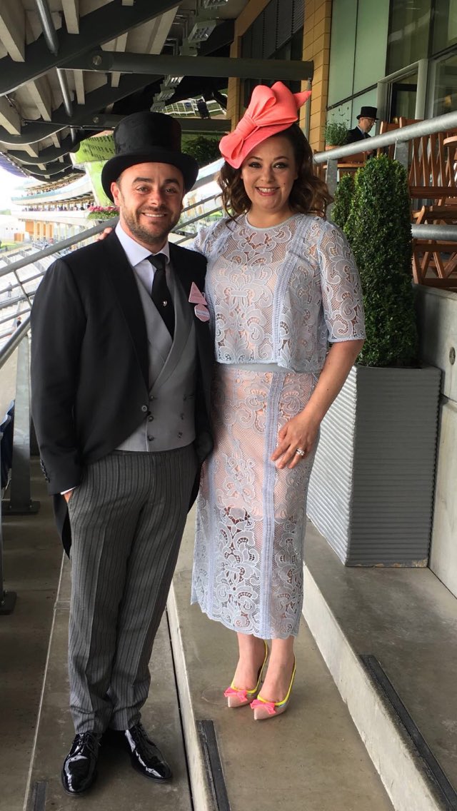 lisaAmakeup's tweet photo. Love this pic of me and hubs @antanddec A #RoyalAscot #nophotobomber!! #nolittle💩 haha xxx https://t.co/BRogGtQs2J
