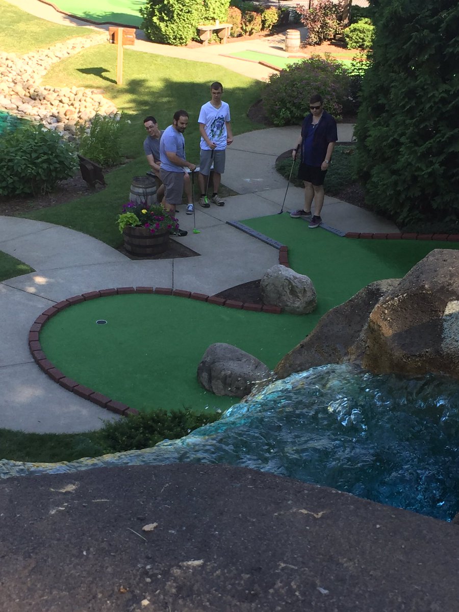 UpstateNYFurs's tweet photo. Mini Golf fur day! =D https://t.co/ODAUBHBDoQ