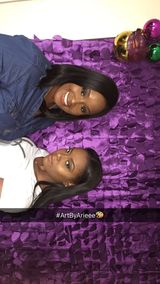 ArieeeOnYa_Ass's tweet photo. Mother and Daughter #NoFilter #JustFLASH Book #ArtByArieee🎨 https://t.co/dIjmmqeB5N