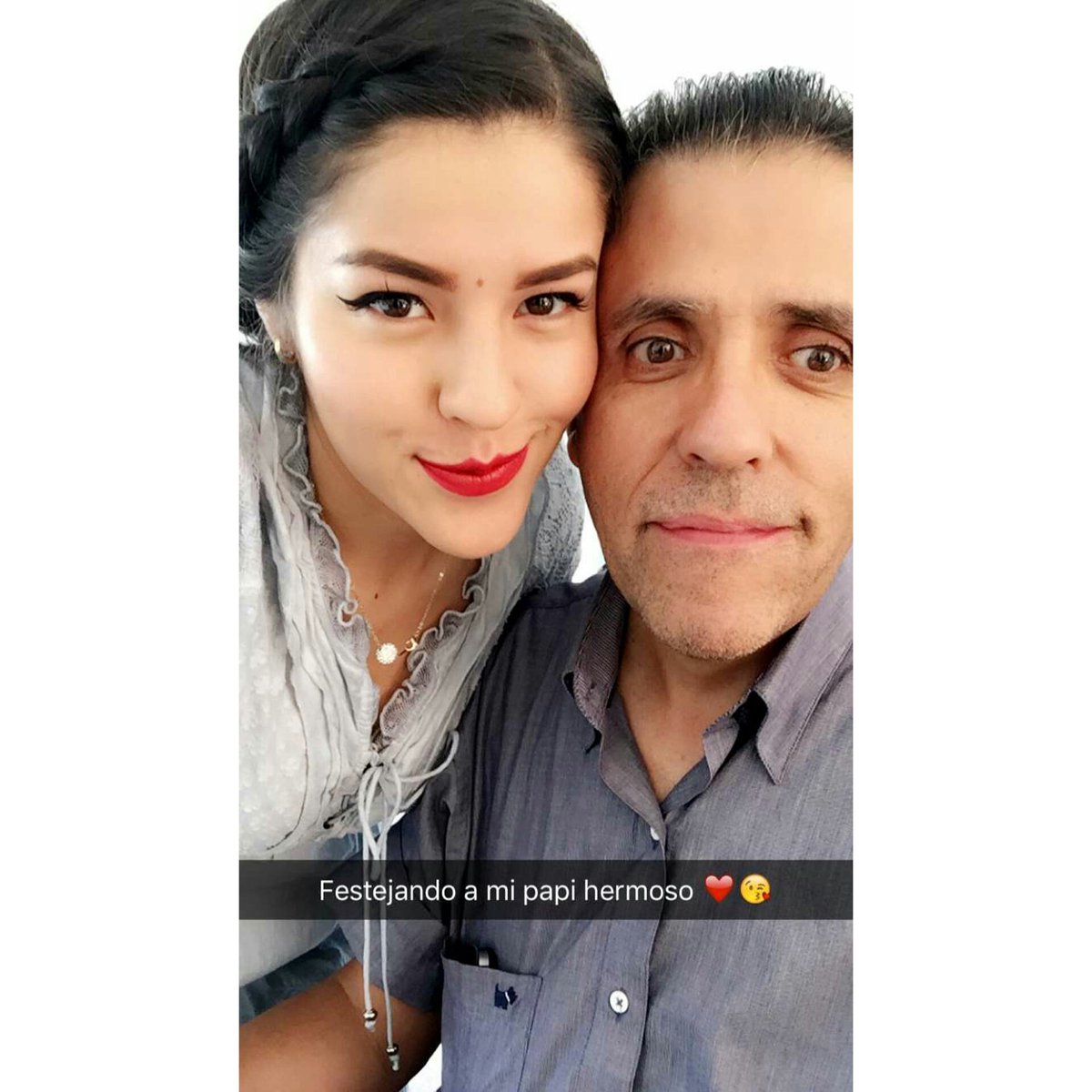 snapchatpp's tweet photo. Festejando el día del padre 😍😱 https://t.co/wpOCjh96uR