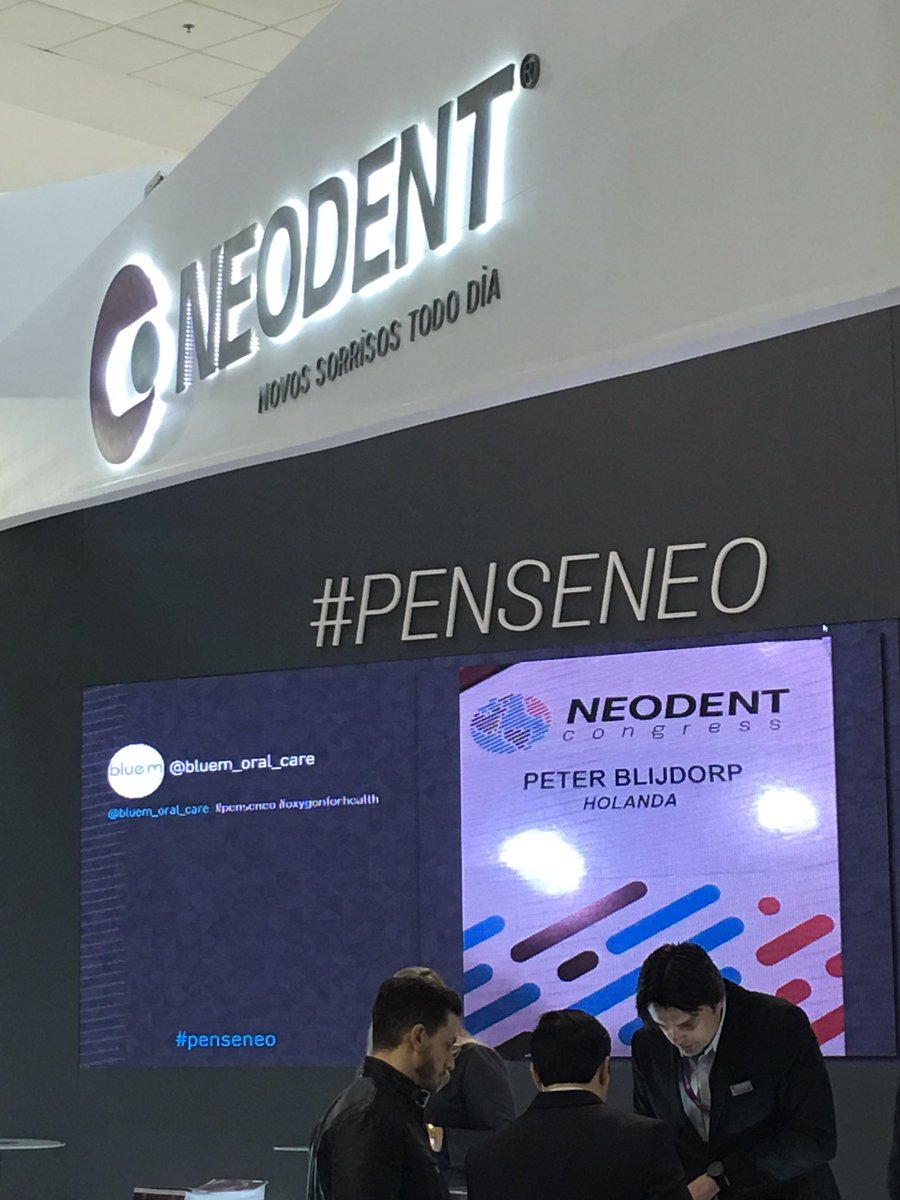 BluemOralCare's tweet photo. BlueM #innovator in #oral #surgery dr. #peterblijdorp on big screen @NeodentOficial #penseneo https://t.co/SQEmJgHtEt
