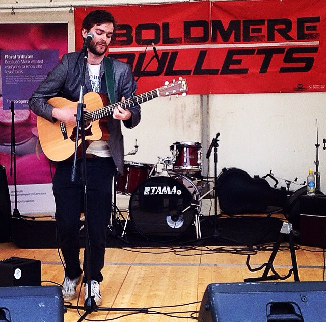 Super original music in Boldmere this evening from the excellent <a href="/Chris_Cleverley/">Chris Cleverley</a> #boldmeremusicfestival