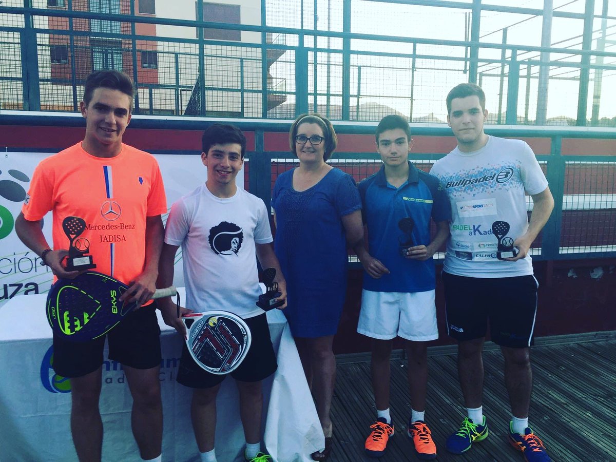 JesusSerranoG99's tweet photo. 2dos Provincial de Menores ! 🏆🏆 https://t.co/RRUt5ymTqI