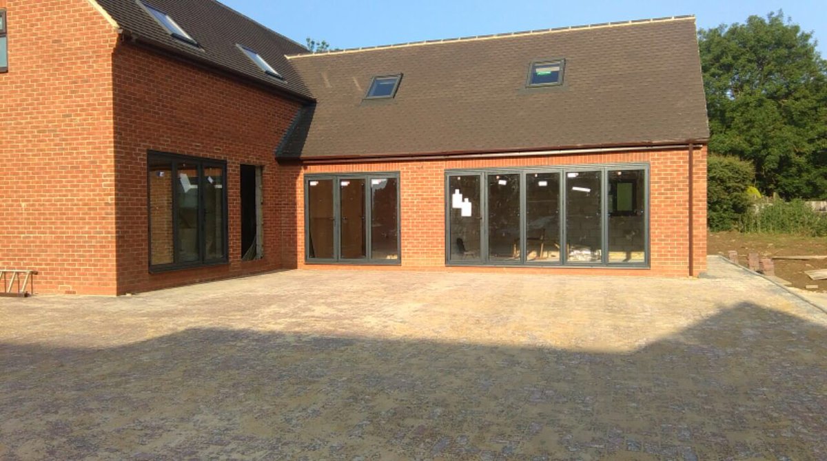 foldingdoors2u's tweet photo. Today's install in Banbury 3 sets of #visofold 1000 bifold doors. Thanks to the A team! https://t.co/Y04VuIazYC