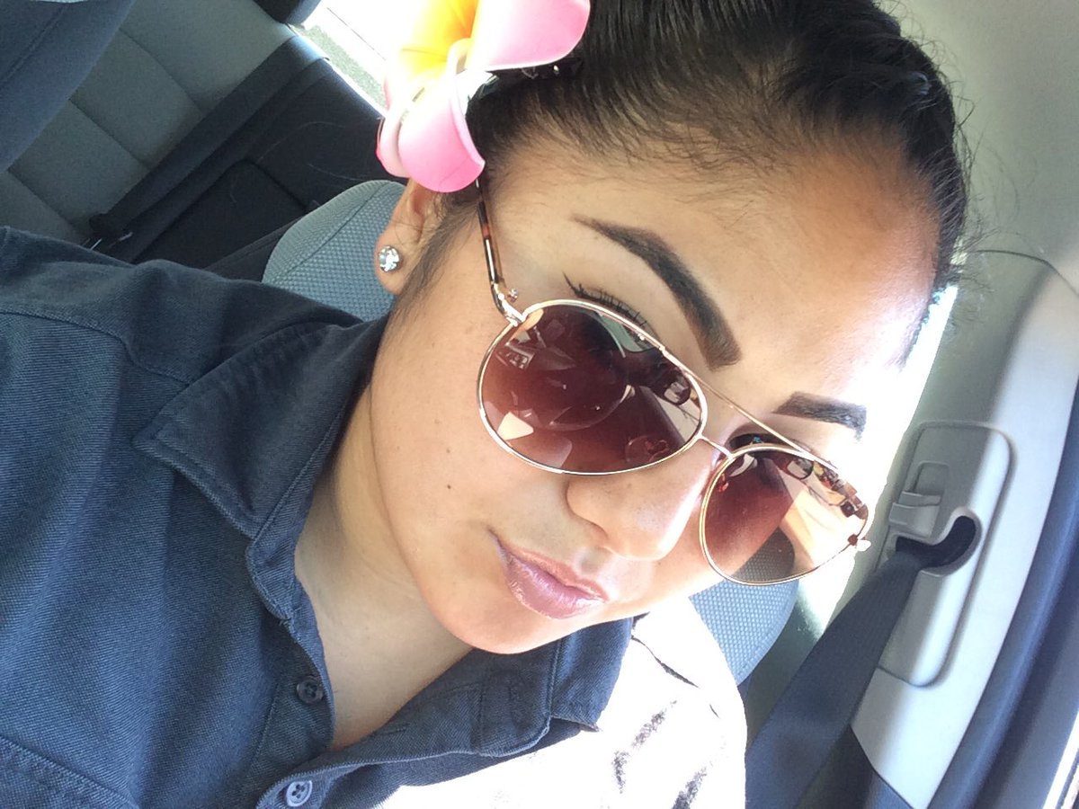 aLaniBabyy7's tweet image. Some of my fav selfies I'm in my work shirt 🤑🙃🤑 #alwaysatwork #serverlife