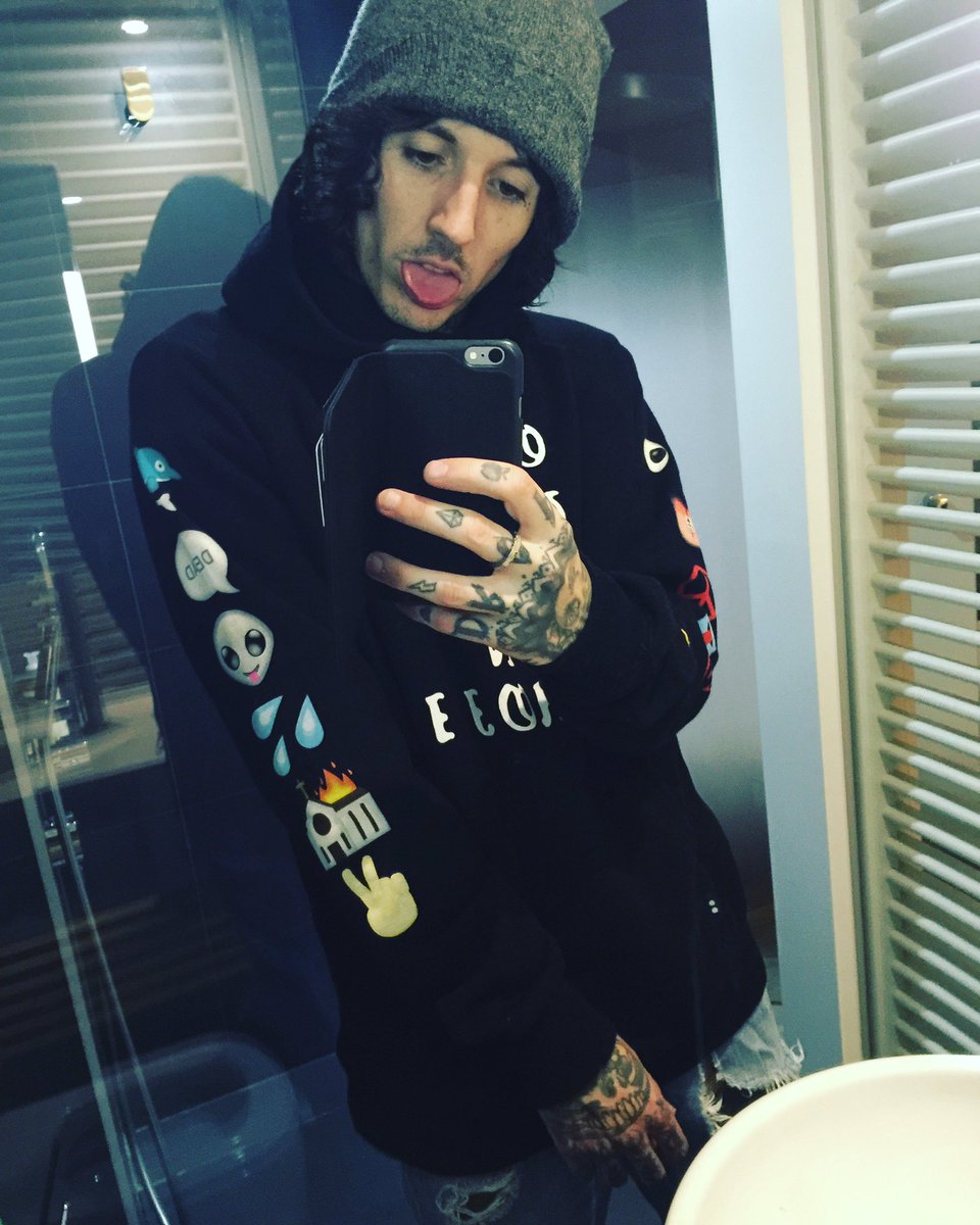 Way too many feels way too much emoji