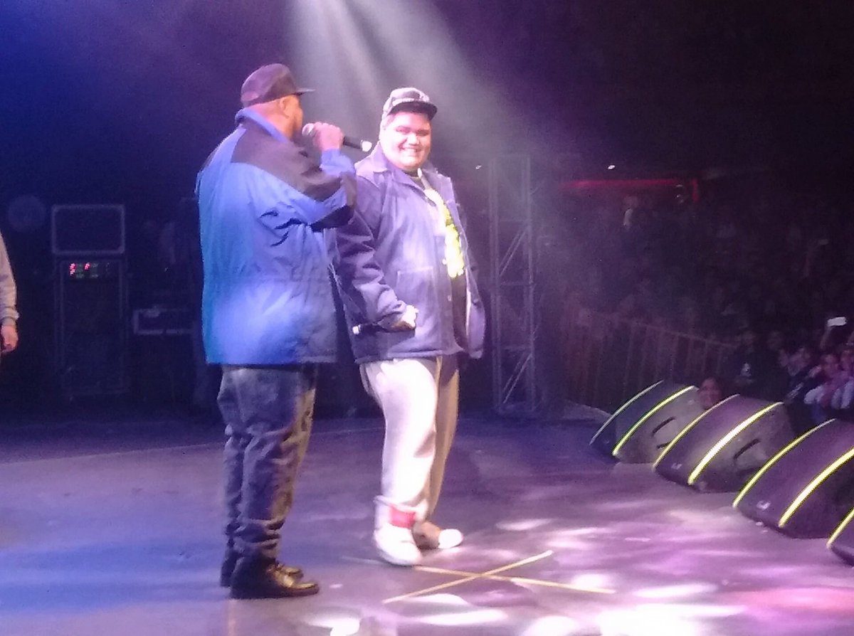 RT si pensás que Sony le ganó a Akapellah 🇦🇷🇦🇷🇦🇷