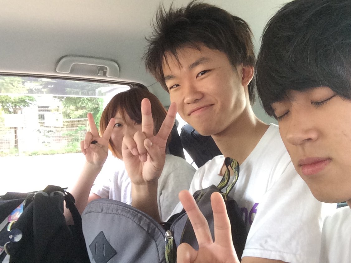 blue_official4's tweet photo. 出発オブロック(カステラロールさんの車で)

#カレッジオブロック https://t.co/bcFp9xXI4O