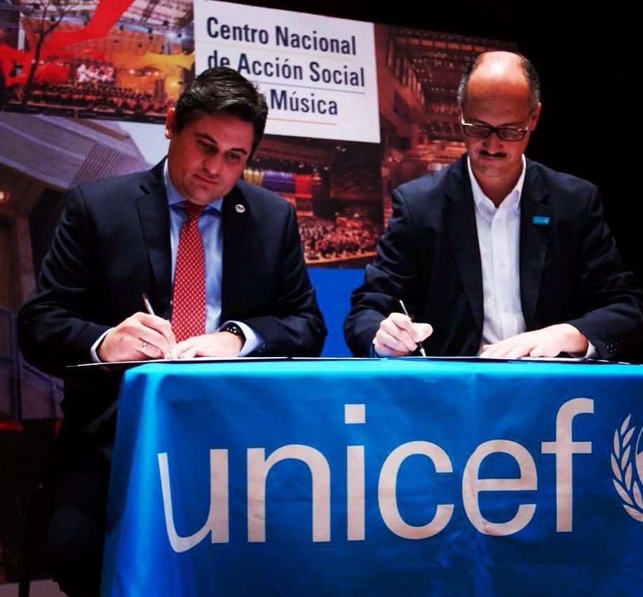 elsistema's tweet photo. El Sistema renovó su compromiso como Embajador de Buena Voluntad de UNICEF 
787 mil niños… https://t.co/Ve0XD7lFoV https://t.co/vtbiCIS4kt