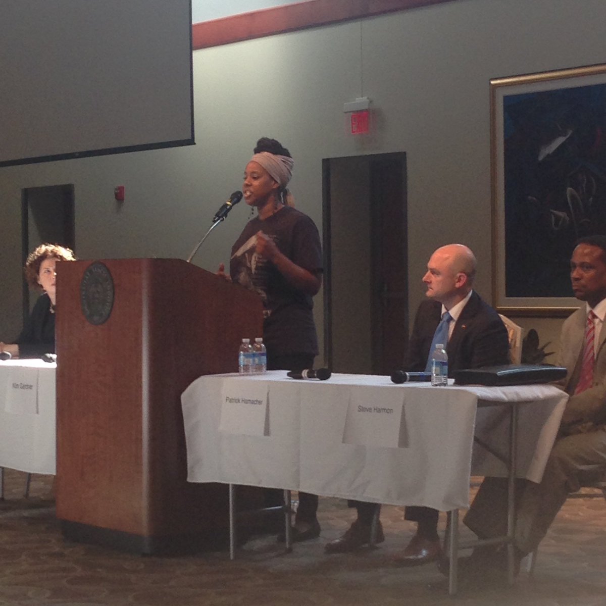 teetertother's tweet photo. @PatrickHamacher program "focused deterrents" #stl bringing people to the table #DecarcerateSTL #byejennifer https://t.co/IgZGLMglOp