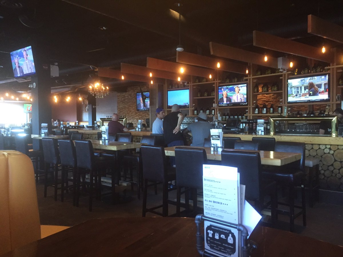 YMMSarah's tweet photo. Another milestone! Back to the @WoodBuffaloBrew for some lupper! #ymm #ymmfire https://t.co/lu0UFqOVhL