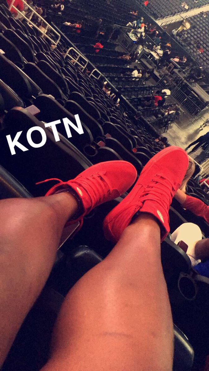thisiskiera_'s tweet photo. #BIRTHDAYBASH21 #TU20๐ฏ #kWHITE๐ https://t.co/IQs1cOuRE7