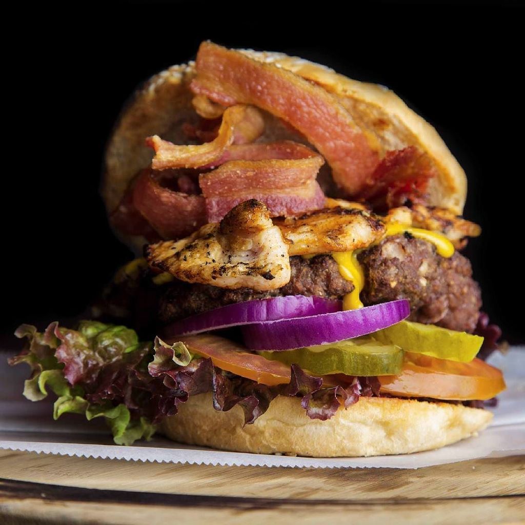 flamasgrill's tweet photo. #BigFlamas es la reina de nuestro #BugerZone, y su corona es de #bacon. Β‘Ven por ella! π±ππ
#FlamasGrill #BrisasDelG⦠https://t.co/Cii2S8uc5s