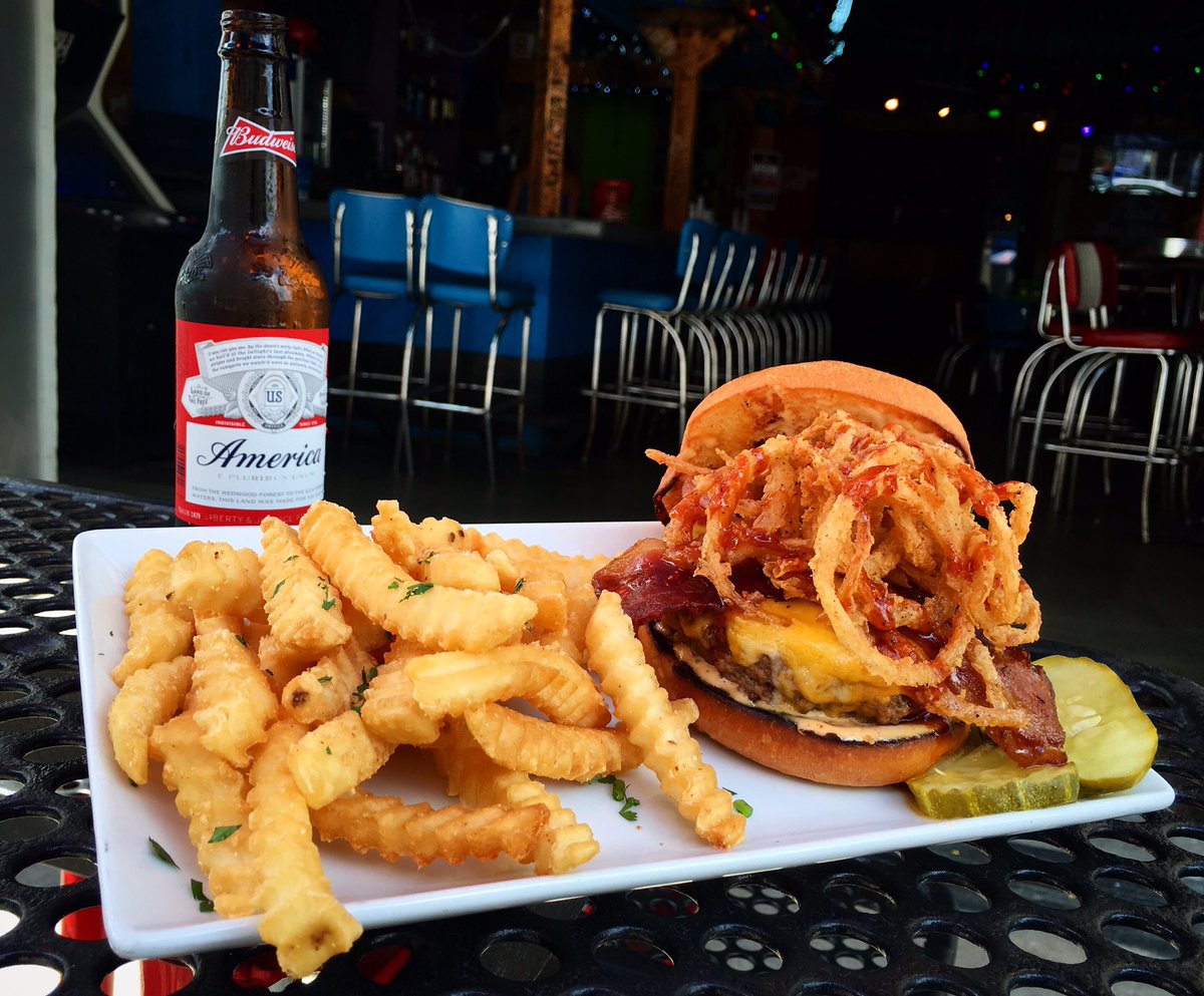 cincitinroof's tweet photo. Fathers Day Special!

Come and try this marinated beer bacon cheeseburger with onion straws and our own bbq sauce! https://t.co/b3kkSyTmOr