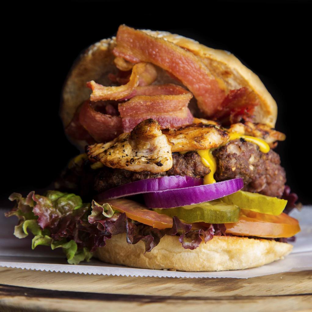 flamasgrillpty's tweet photo. #BigFlamas es la reina de nuestro #BugerZone, y su corona es de #bacon. 😱🍔👑
#FlamasGrill #BrisasDelGolf #PTY https://t.co/aih4P75pak