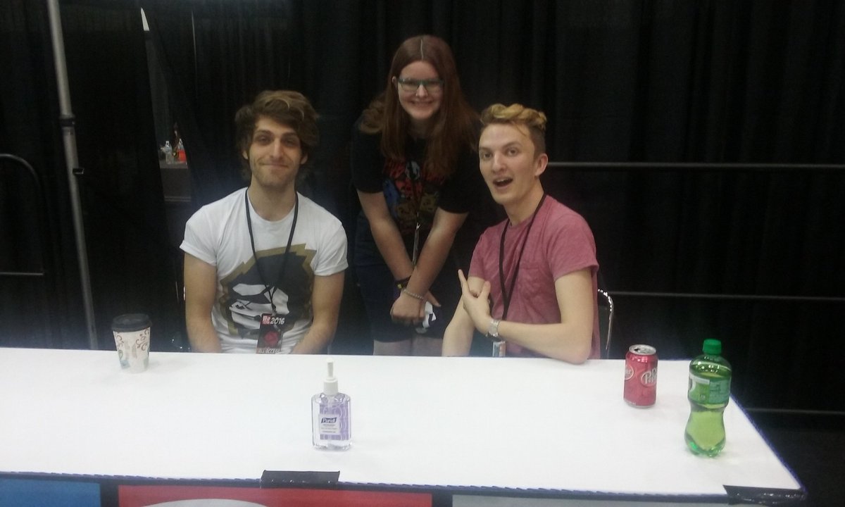 zoee_cunningham's tweet image. I met @gizzy14gazza and @CIBseption at @IndyPopCon I am so glad to finally meet them!