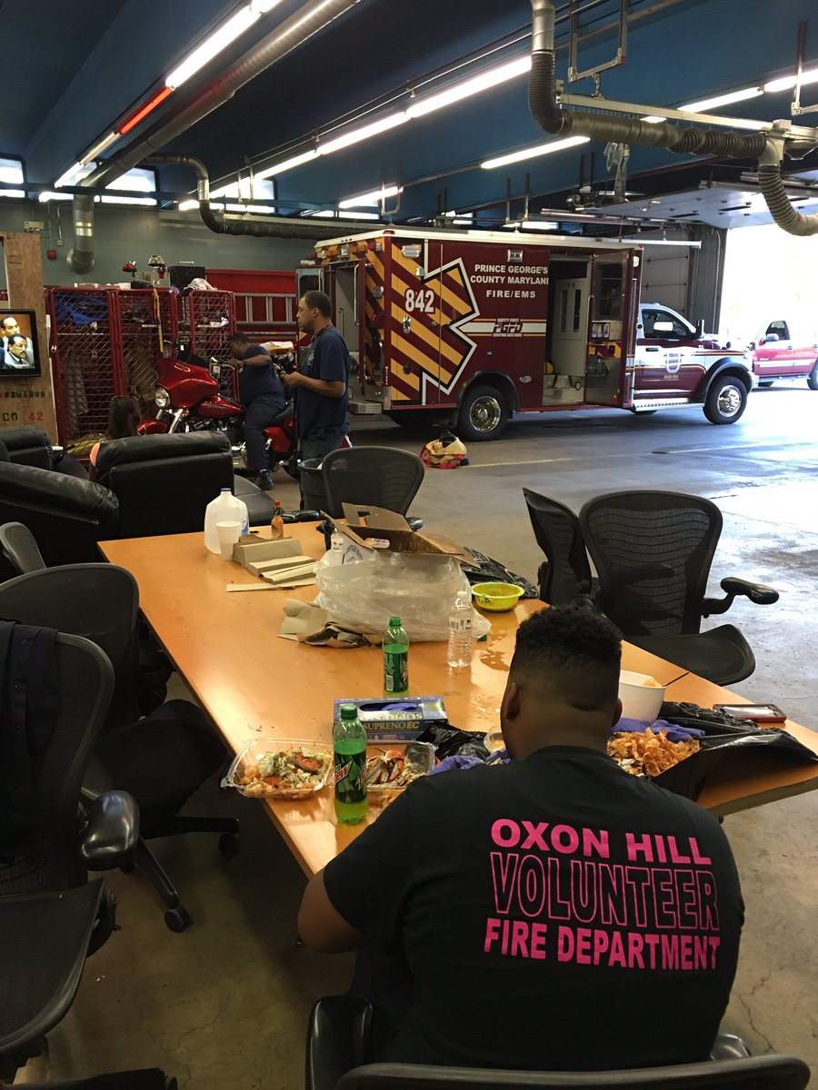 21OHVFD42's tweet photo. Members are participating doing the VSU today at CO.42 #Ohvfd #OxonHill #VolunteerPride https://t.co/QndthuBABR