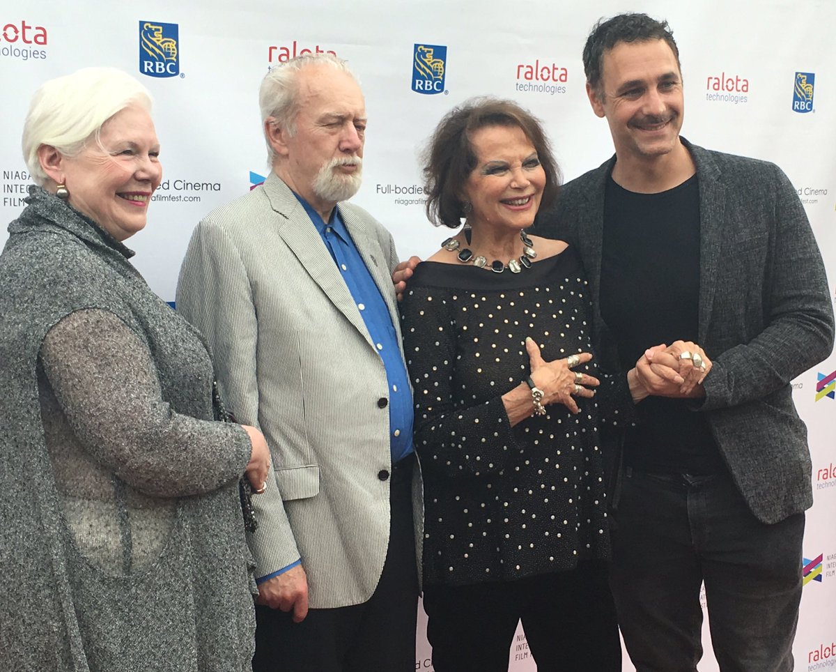 ItaloCinema2day's tweet photo. Complimenti @ICFFCanada and @niagarafilm.. The evening is off to a great start! https://t.co/dVySktlhf2