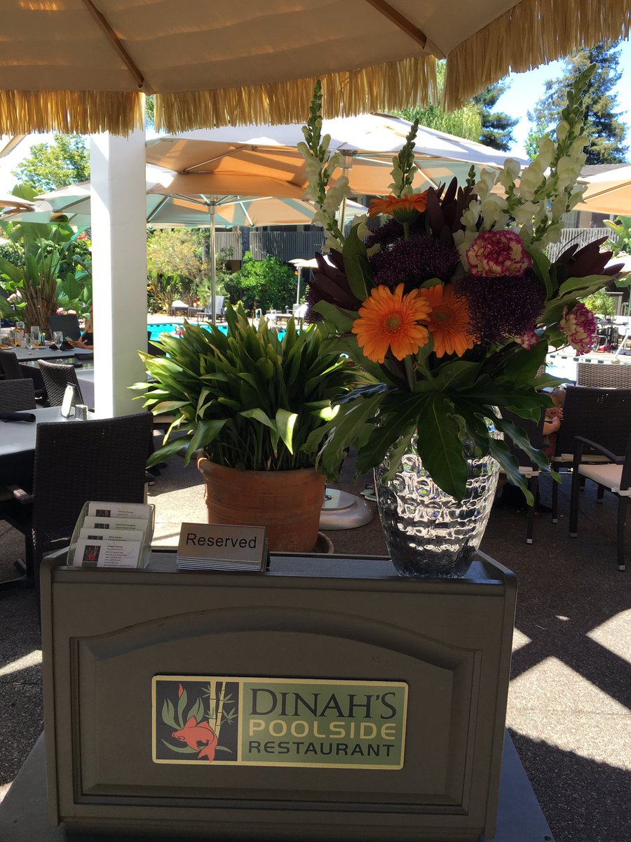 DepLifestyleMag's tweet photo. Strawberry shortcake, ice cream, &amp; bouquets @DinahsPoolside in Palo Alto, chef @Gerrynaranjo #brunch time. https://t.co/RYBK9hSeuB