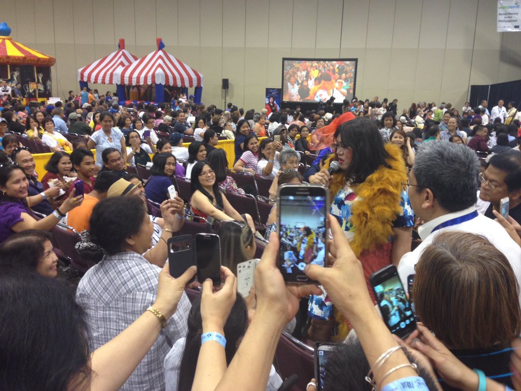kapusointoronto's tweet photo. The crowd just loves Antonietta! #PinoyFiestaTO @gmapinoytv #GMAPinoyTv #TeamAbroad @amazingbetong https://t.co/8hqy8fIqAt