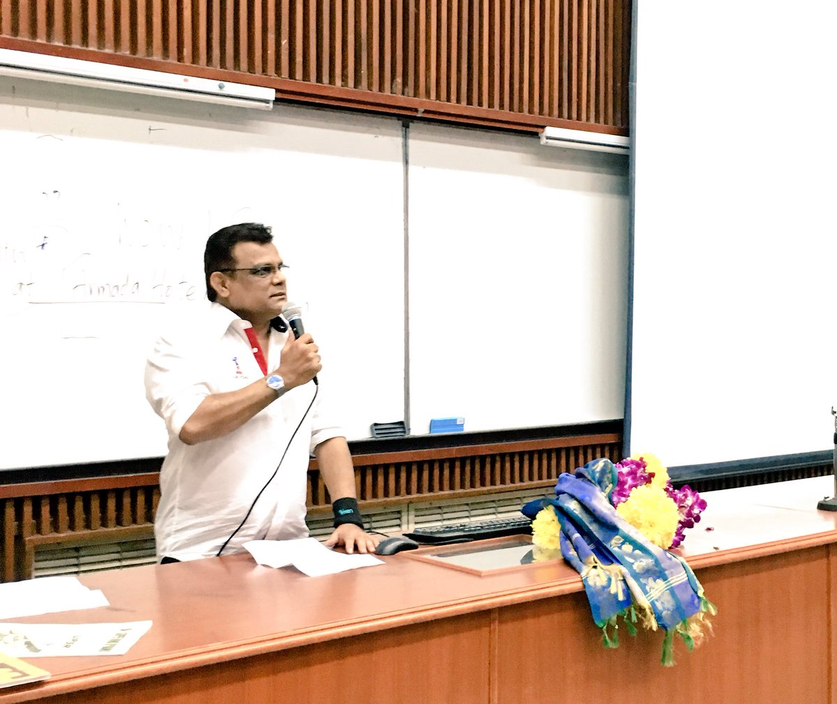 harridzsmohan's tweet photo. Seminar ke Arah Peperiksaan 2016 anj Super Mind Dinamik Di #UM #magnumcorp #thaimoli @m_kayveas https://t.co/BD9ZBlBQr4