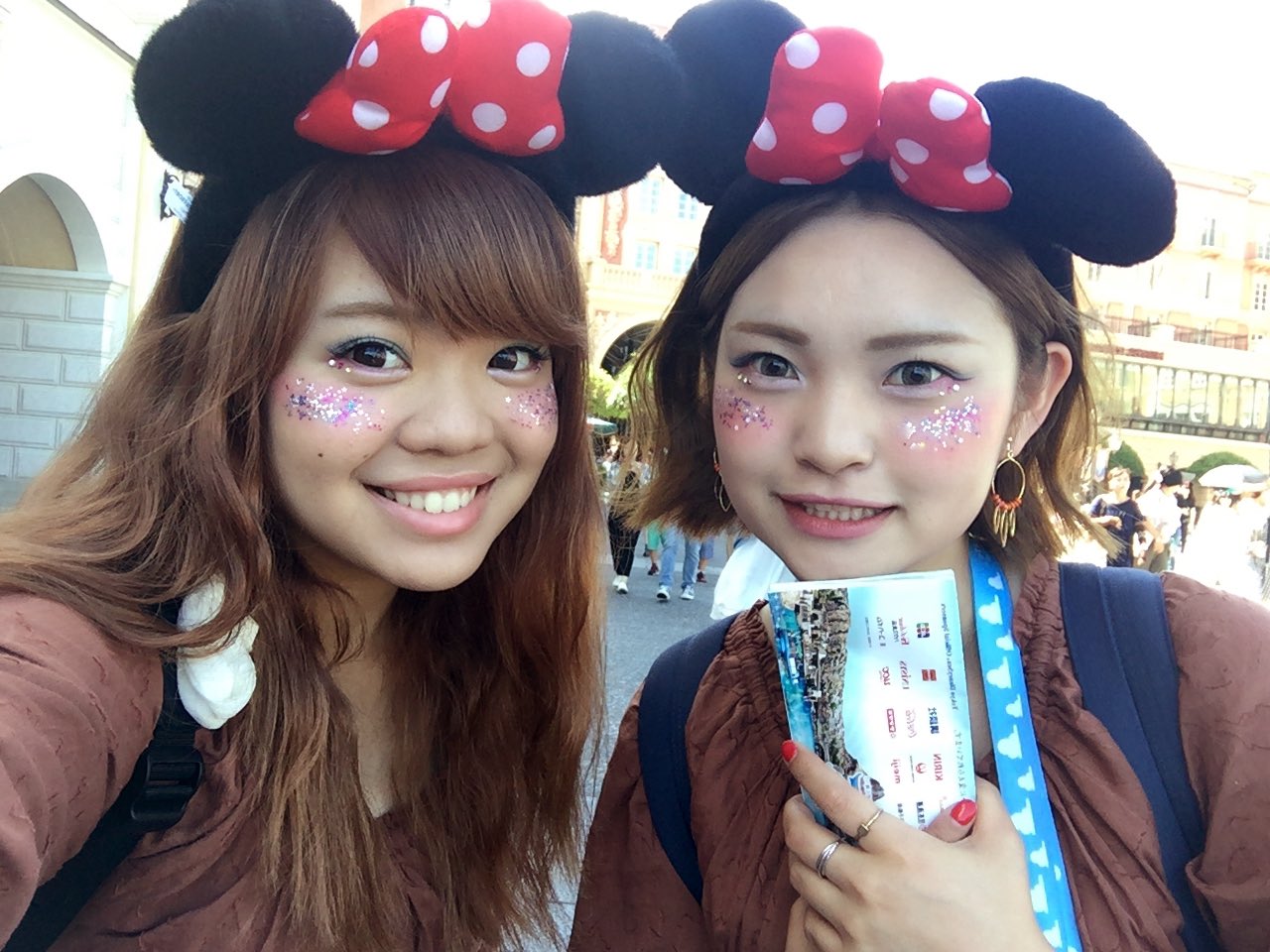 O Xrhsths Seia Sto Twitter なんと先日夢の国へ行ってまいりました もー楽しすぎて天気良すぎてしかも空いてて最高でした O また行きたーい ディズニーシー カラーメイク キラキラメイク T Co X9aihlgw1p Twitter