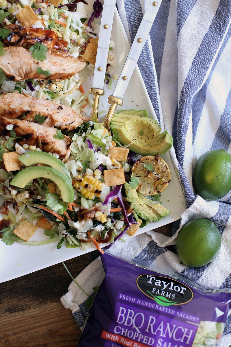 whiskingkitchen's tweet photo. A super simple Chipotle BBQ Chicken Salad is up on TWK! @YourTaylorFarms #choppedgoodness #yourtaylorfarms https://t.co/RheBXPAiwU