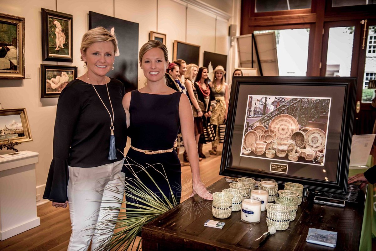 Cara_Florence's tweet photo. First sneak peak of our #luxury candle line @1670Charlestown #doveletter @ThinkIdeally @kimmypowell @JoyaStudio https://t.co/6IeS78uzkQ