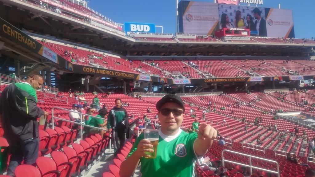 ctovar8's tweet photo. Hoy gana El Tri perros! #AmericaParaLosMexicanos#MonterreyPresente #PutoDonaldTrump @miseleccionmx https://t.co/6qzVysUt2B