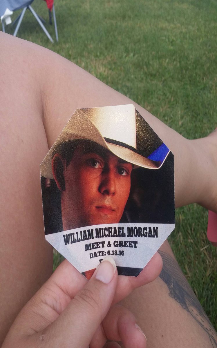 Megsoliver3's tweet photo. Got to meet William Michael Moore! Mini concert! Love it! Only at the fest! https://t.co/6OGPSechR1