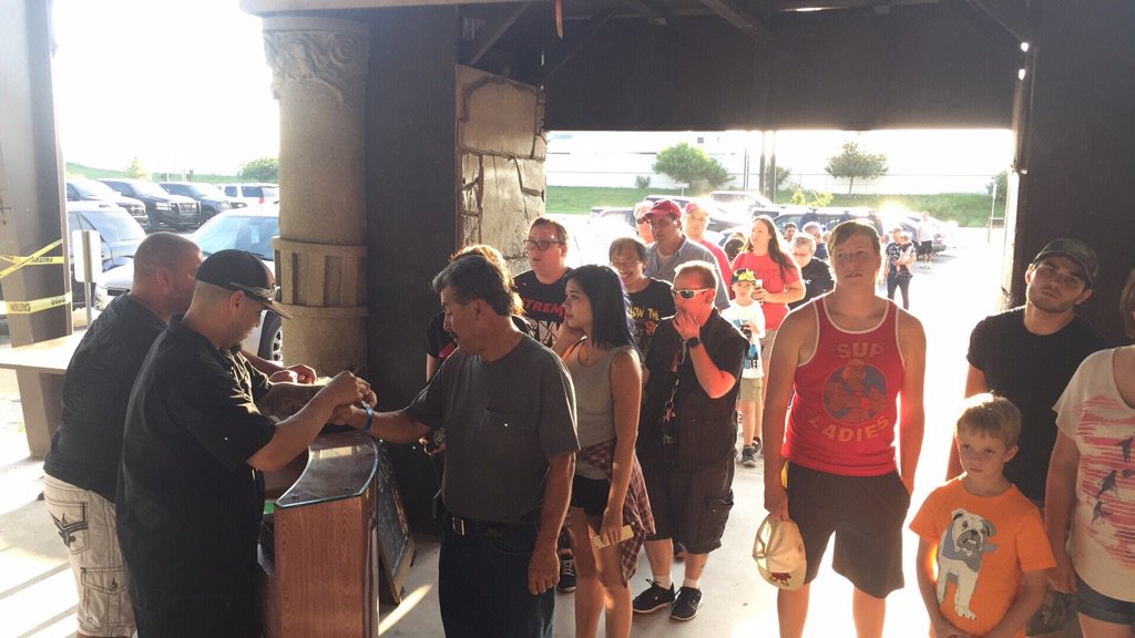 SGTWATX's tweet photo. Fans filing in @pinballzkingdom for tonight's @ProWresTX #ANightToGiveBack . Preshow on @HaysCountyRadio 7:45pm CT. https://t.co/BRnnts5czz