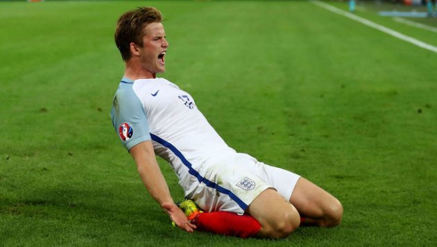 Twitter 上的 スパーズ ジャパン ユーロ16のフリーキック ギャレス ベイル Wal ３回で２ゴール エリック ダイアー Eng １回で１ゴール クリスティアーノ ロナウド Por ３６回でノーゴール T Co Ygpwrwwz2t Twitter