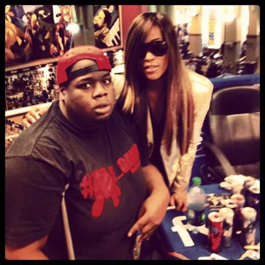 MILLADELPHIA215's tweet photo. @TheRealEve #FOLLOWMEEVE https://t.co/YKmXnjF43D