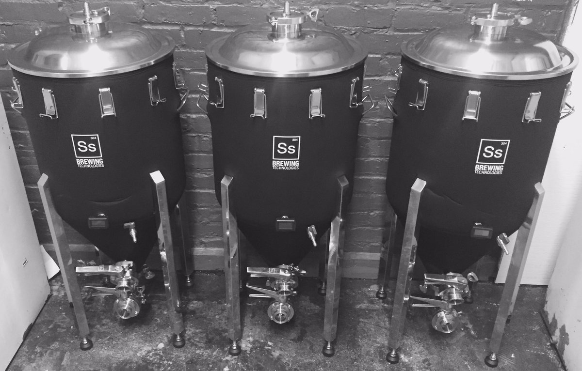tommclean20's tweet photo. This happened today @bordertownbrews grew up a little. #craftierthancraft #drinkillinois https://t.co/WTO7YYL1pp