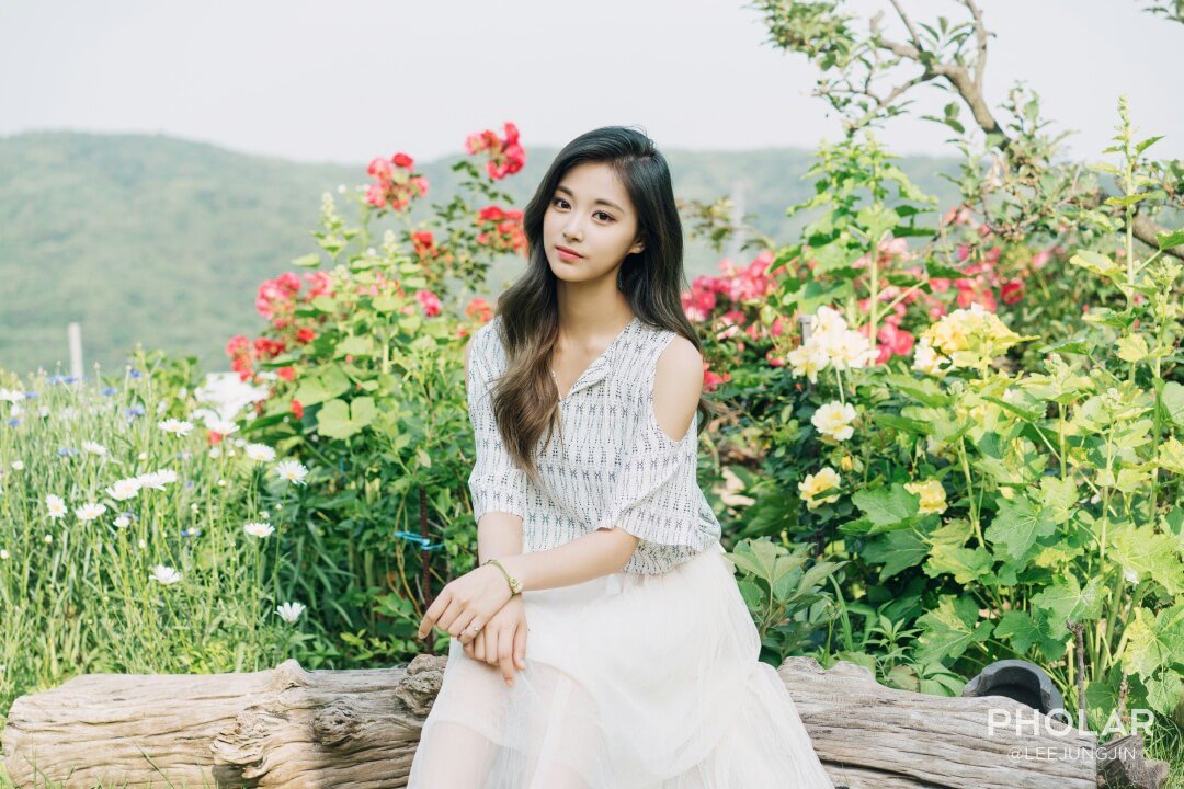 [PIC] 160618 Day 3 of 5
#TZUYU X PHOLAR (1)

Photographed by LEEJUNGJIN

#TWICE #PHOLAR 
pholar.co/post/908708/87…