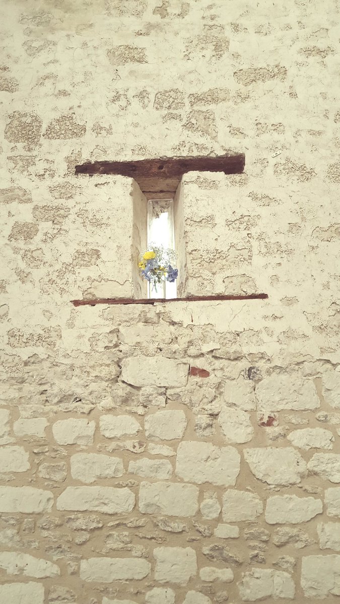 blandfordevent's tweet photo. Yesterday we coordinated a wedding at the stunning @GorwellBarn congratulations to the new Mr and Mrs Broom #Dorset https://t.co/oynfYZtQX3