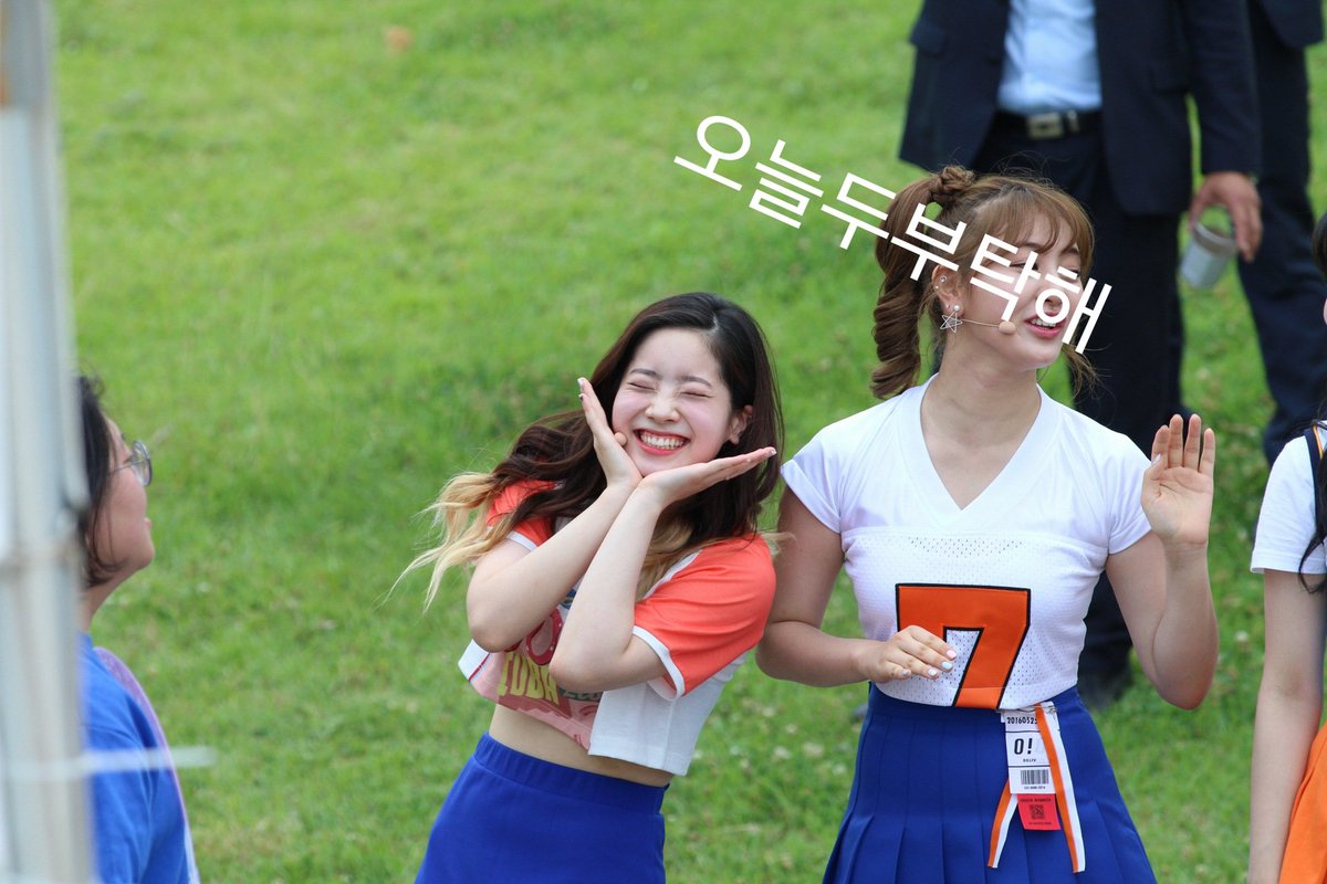 Dahyun_today's tweet photo. 160619 뮤직뱅크 다현 프리뷰 #트와이스 #TWICE #다현 #dahyun 3
그렇게 귀여우면 나죽어ㅠㅠㅠㅠ https://t.co/1oVMaoh7x8