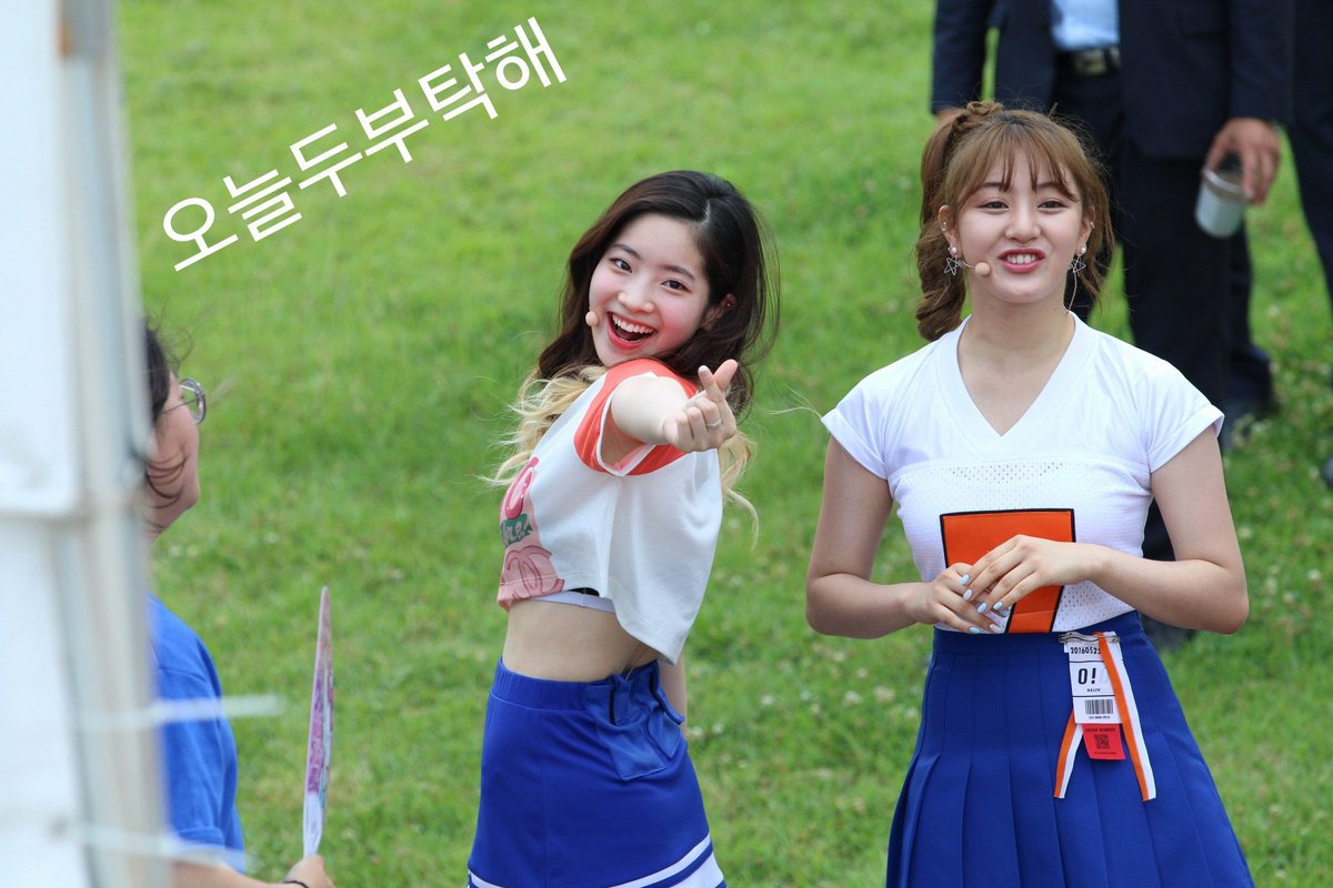 Dahyun_today's tweet photo. 160619 뮤직뱅크 다현 프리뷰 #트와이스 #TWICE #다현 #dahyun 3
그렇게 귀여우면 나죽어ㅠㅠㅠㅠ https://t.co/1oVMaoh7x8