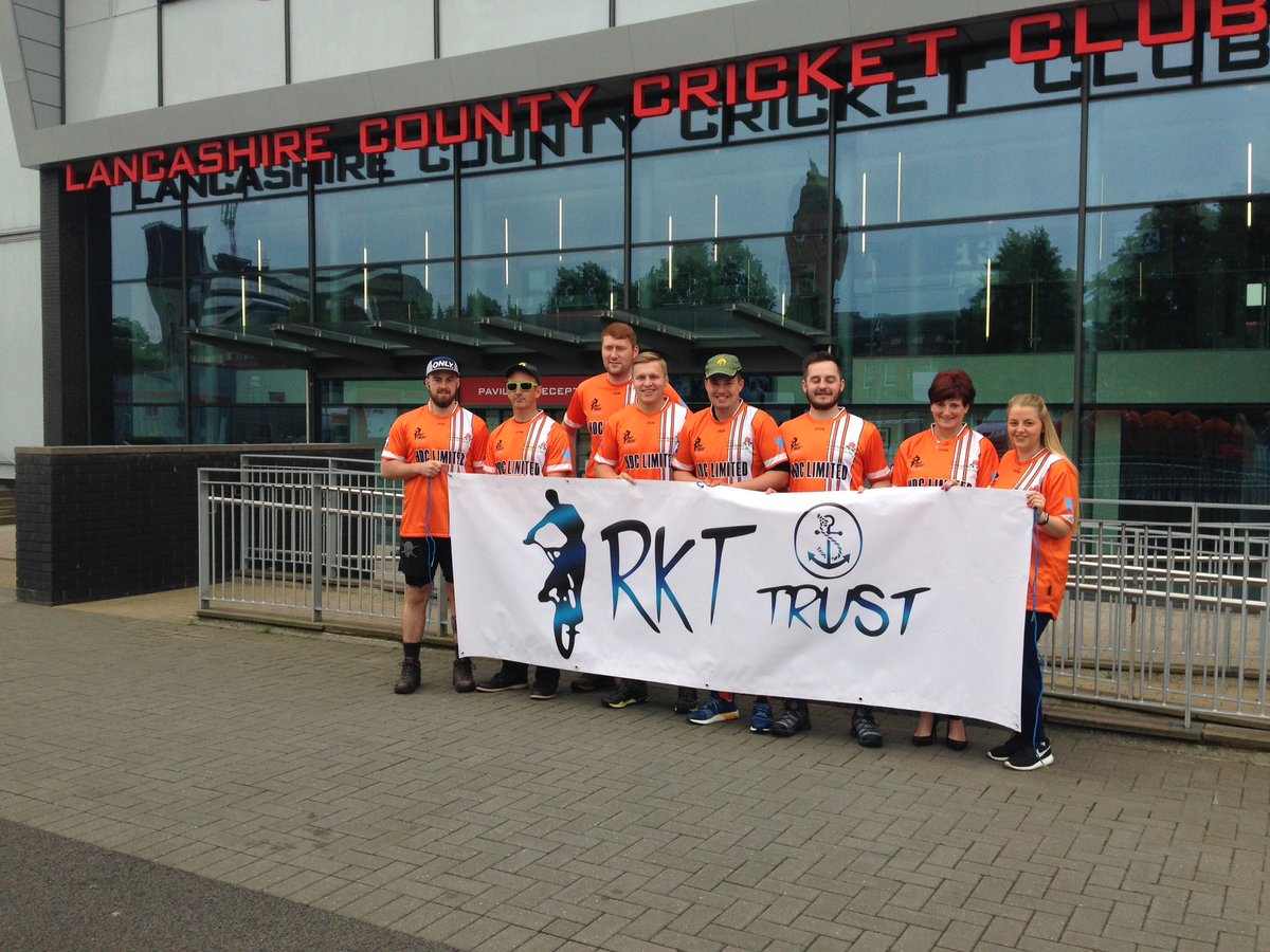 bacon butties eaten &amp; photos taken at <a href="/LancsCCC/">LancsCCC</a> <a href="/LCCCFoundation/">lcccfoundation</a> ready to get going now!