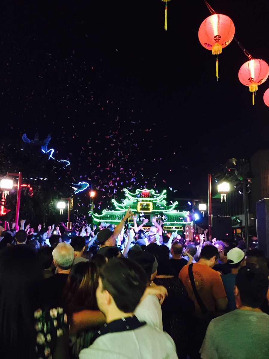 stephanieizen's tweet photo. Chinatown is going off right now! #LAChinatown #CSN2016 #KCRW #raulcampos is killing it! @raulcampos https://t.co/wQyhnO3MMd